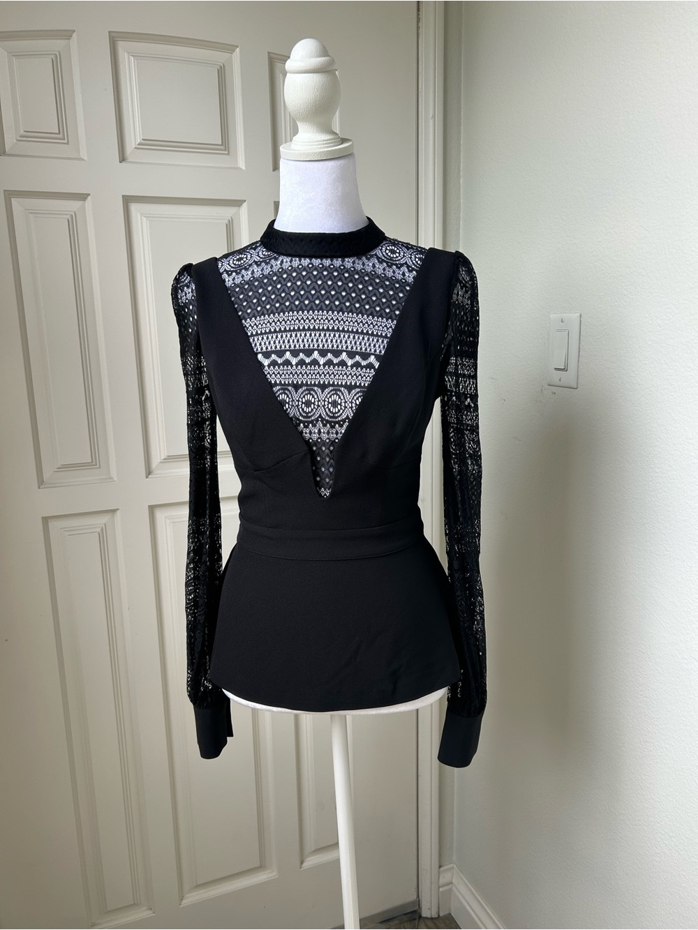 Bebe Black Lace Peplum Top Goth Romantic Victorian Y2K Size 2